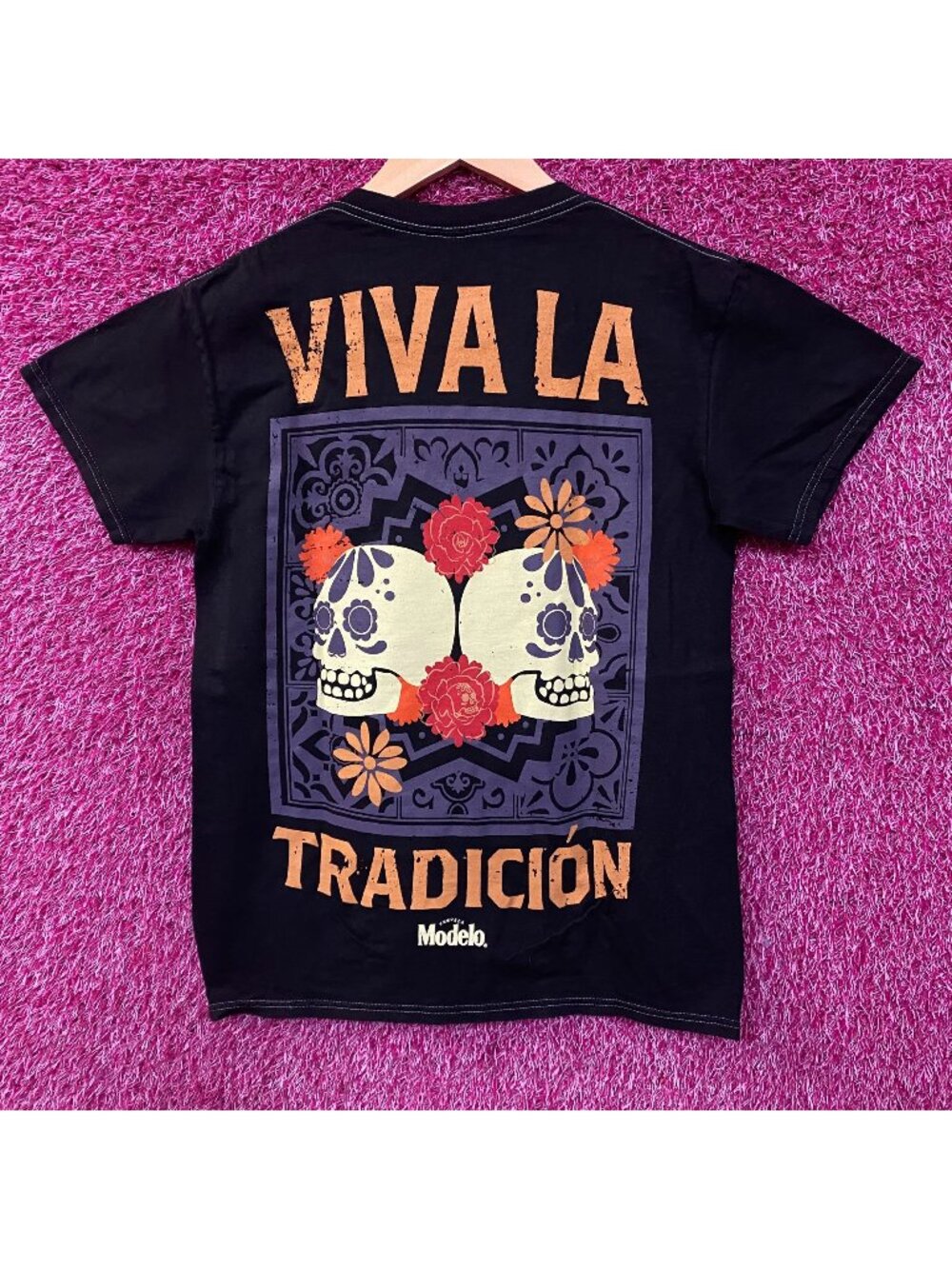Modelo Viva La Tradicion Day of the Dead Tshirt size Small
